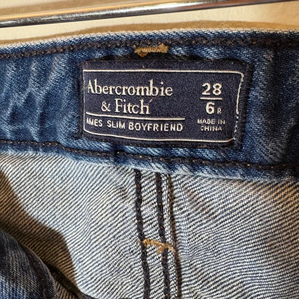 Abercrombie & Fitch Ames Slim Boyfriend‎ Jeans Size 28